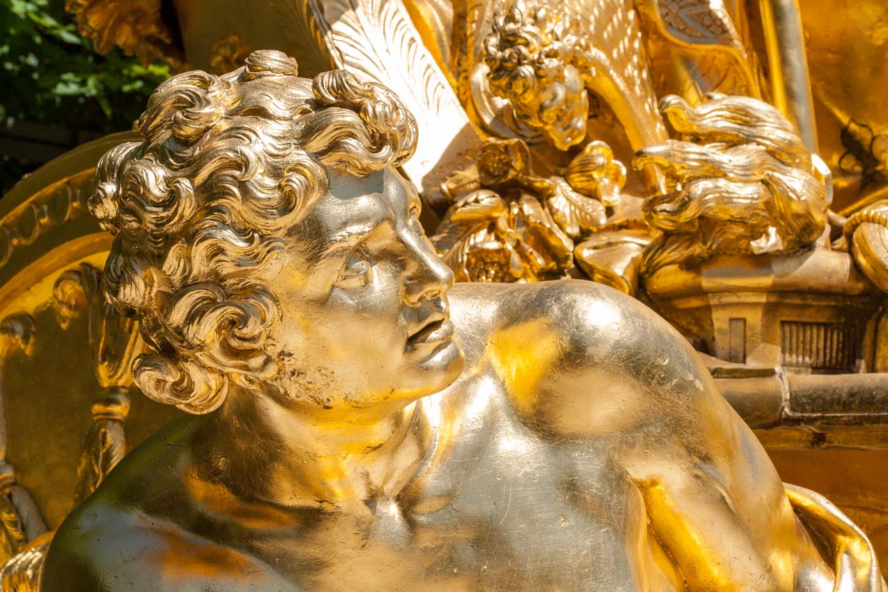 Estatua en una fuente de Versalles, Francia. © mateoht 1990-2013 - http://lafotodeldia.net